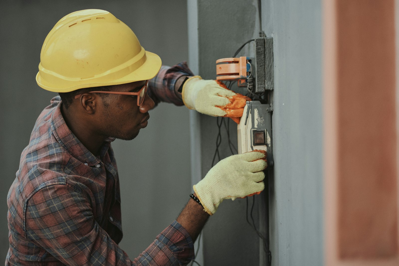 Electrical Fittings & Fixture Services